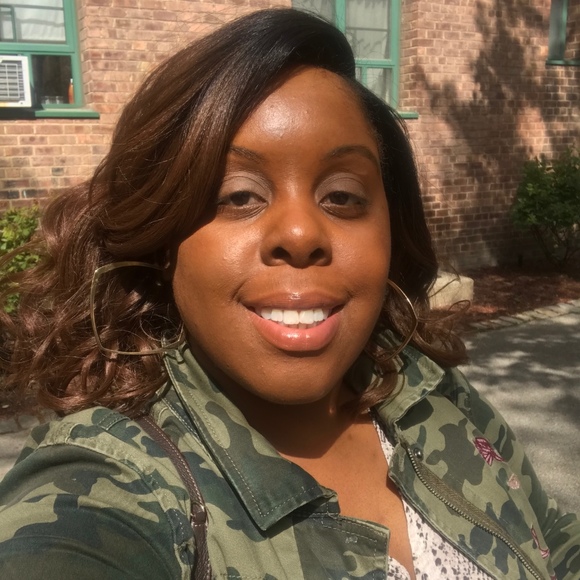 Meet your Posher, Rebecca - Picture 2 of 2